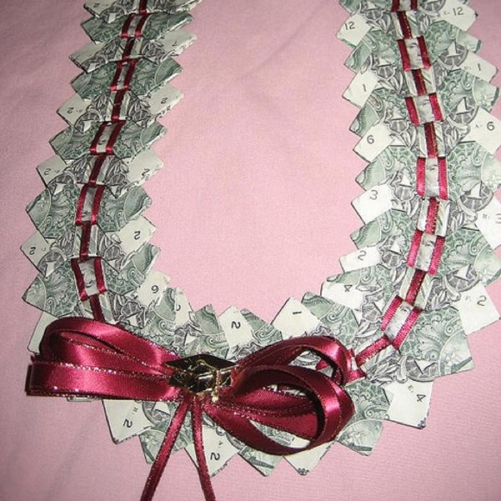 Bow tie lei